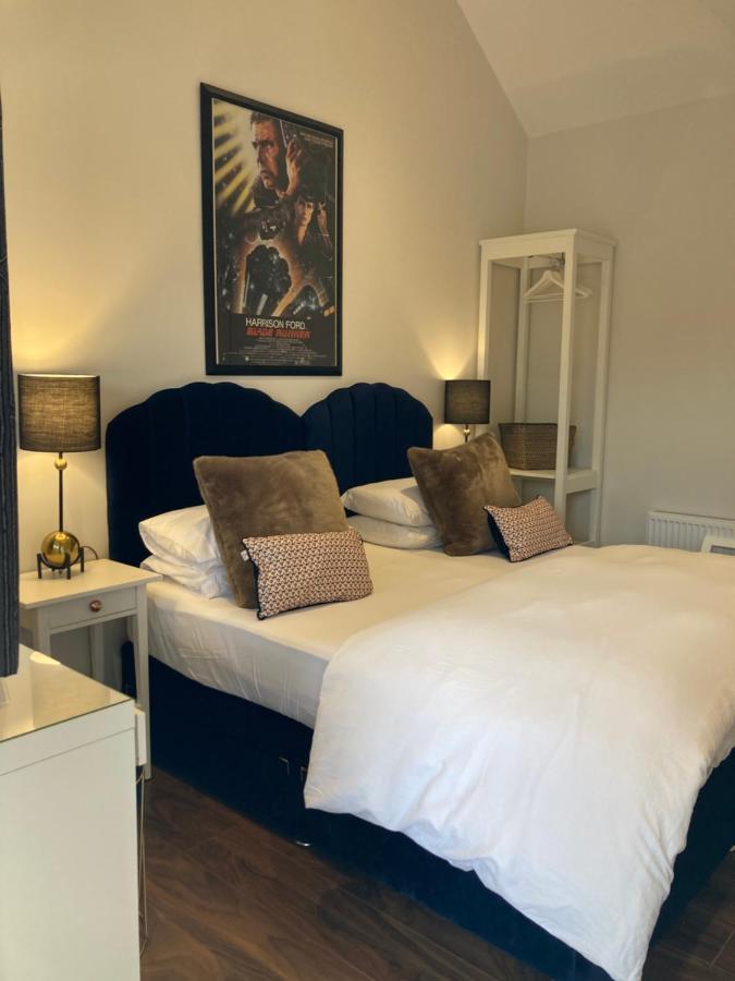 Clara Lodge Sallins エクステリア 写真